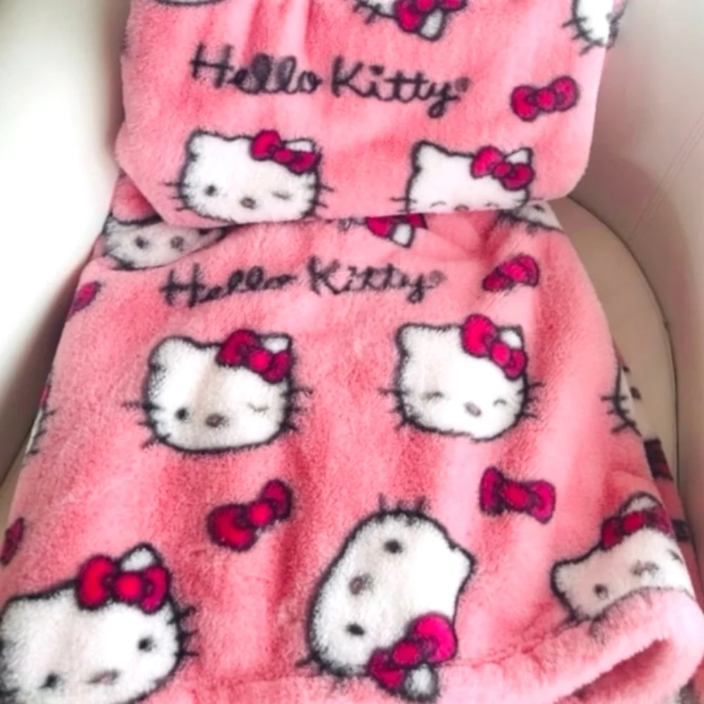 Hello Kitty Blanket 💕